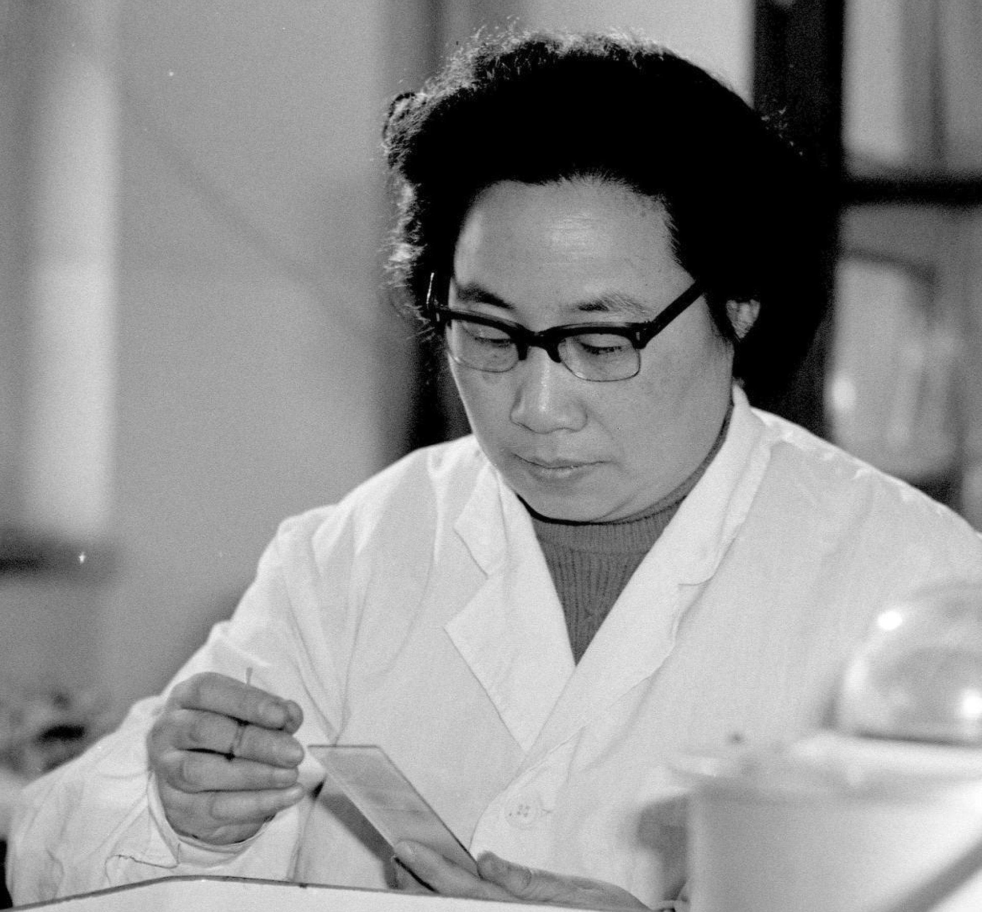 Dr. Tu Youyou, circa 1980s. Image: Yang Wumin/Xinhua, via Associated Press