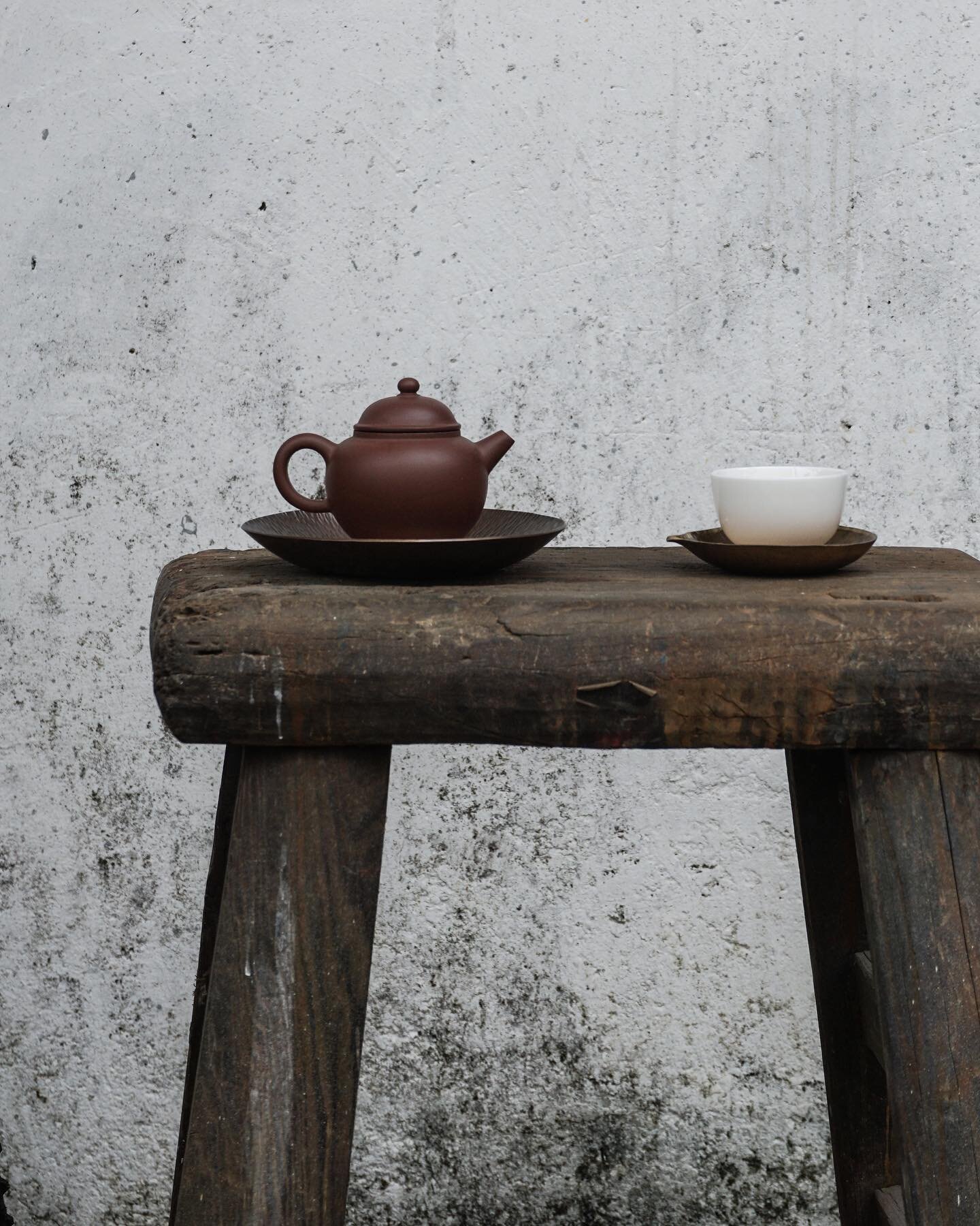 Tea is not a drink in China. It&rsquo;s an entire culture that goes back some 5,000 years 🍵
.
Unlike the prepackaged Lipton tea bags of the West, the traditional way of preparing tea involves a procedure that some consider ceremonious.
.
Preparation