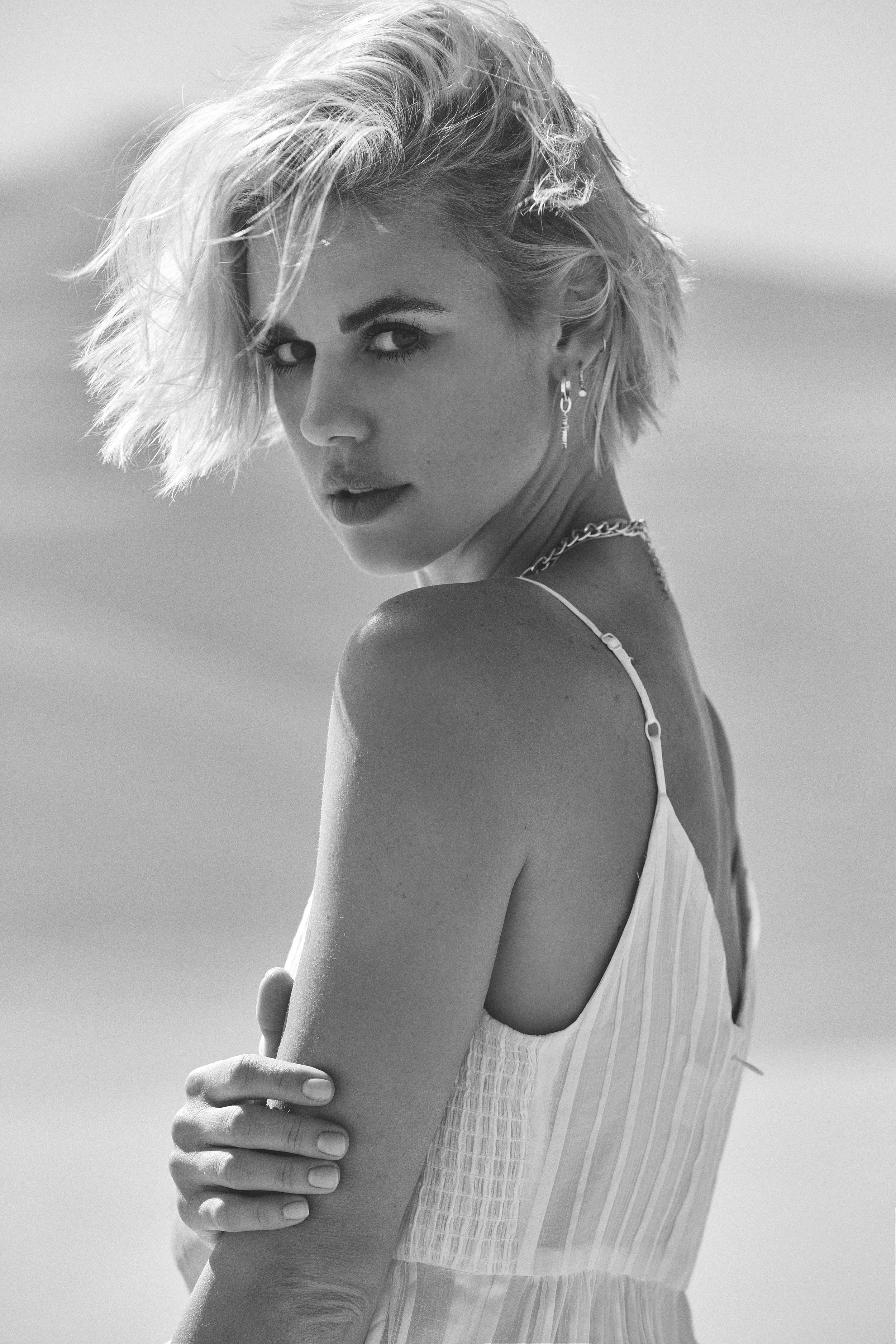 Editorial, image 6 of 14