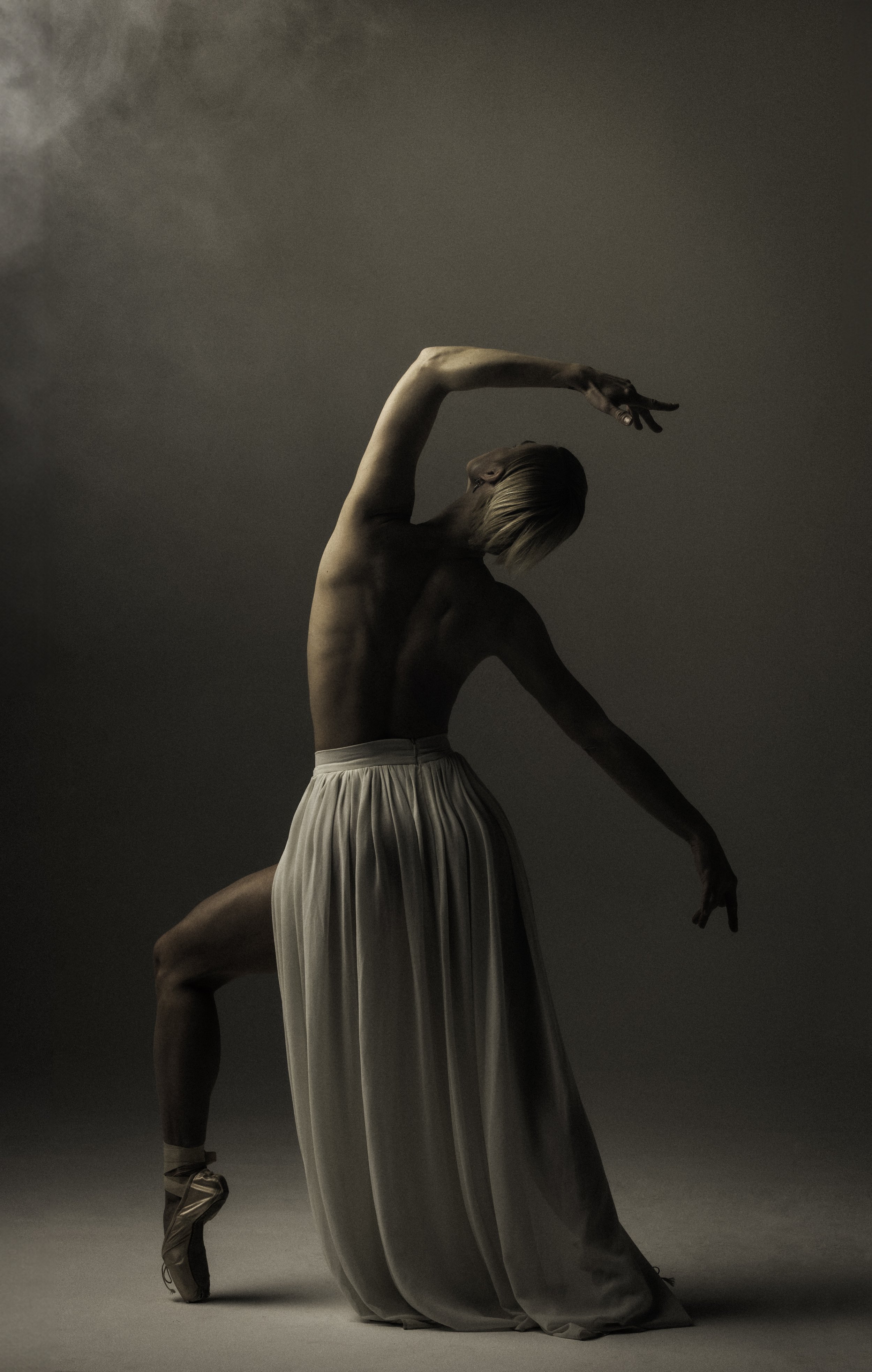 Ballet dancer in a sculptural pose