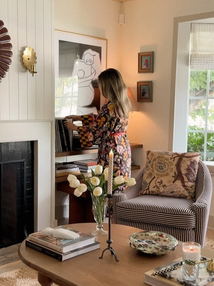 Enjoying this Fall-like weather before the next heat wave rolls in 🍁🍂 Maybe I&rsquo;ll just crank up the AC and pretend it&rsquo;s officially autumn 😌 How&rsquo;s the weather where you are?

📸🤳A few old and new photos from around the house. #coz