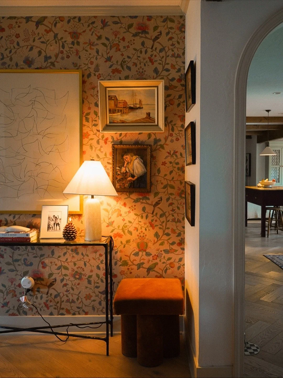 Cozy scenes at home 🌧️🎄
Lots of rainy days, earlier lamp glow, twinkle lights, decorating for Christmas, hot cocoa, board games&hellip;it&rsquo;s the season ☺️

#cozyhome #moderncottage #homedesign #interiorinspo