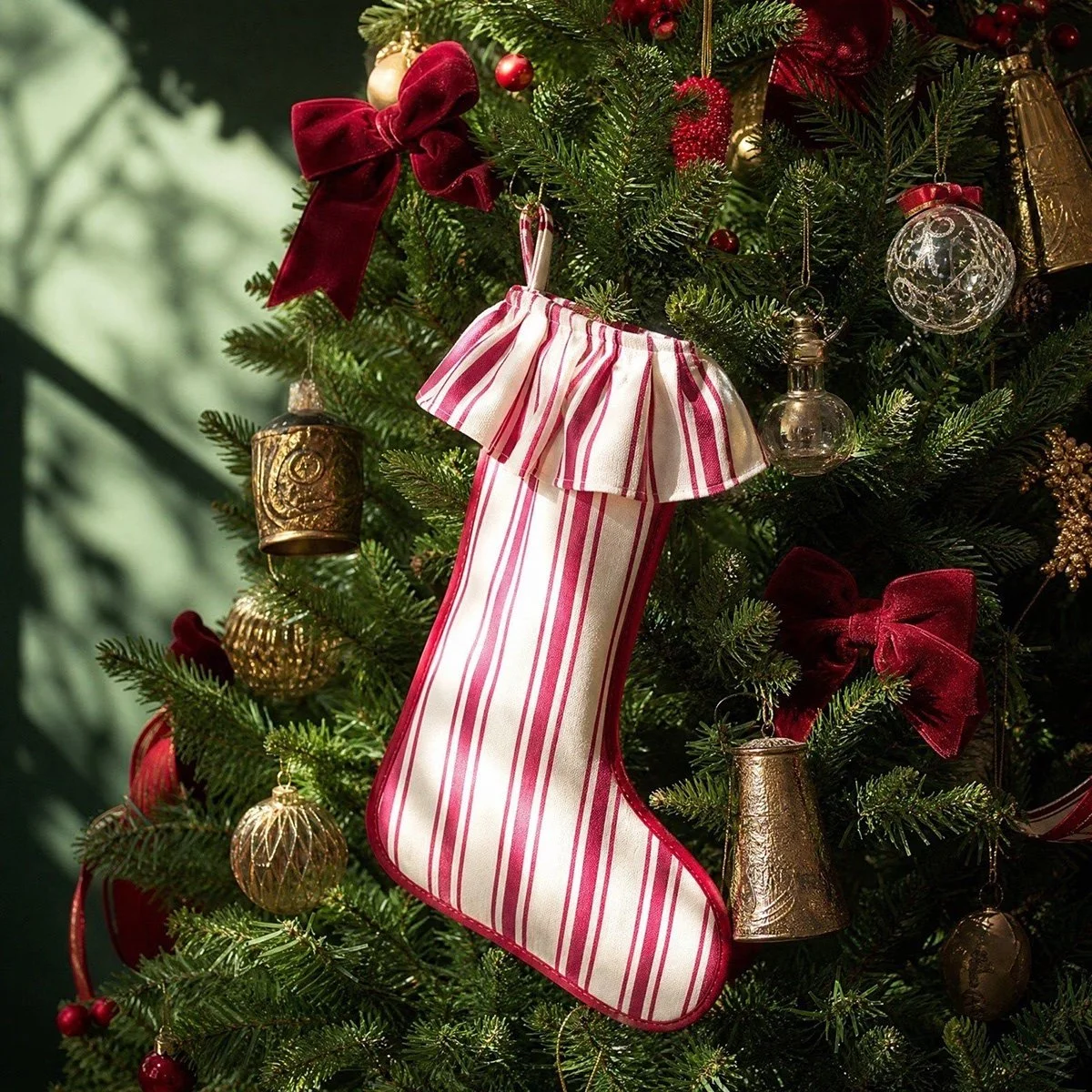 Christmas-Mantel-Decor-Under-$50-25.jpg