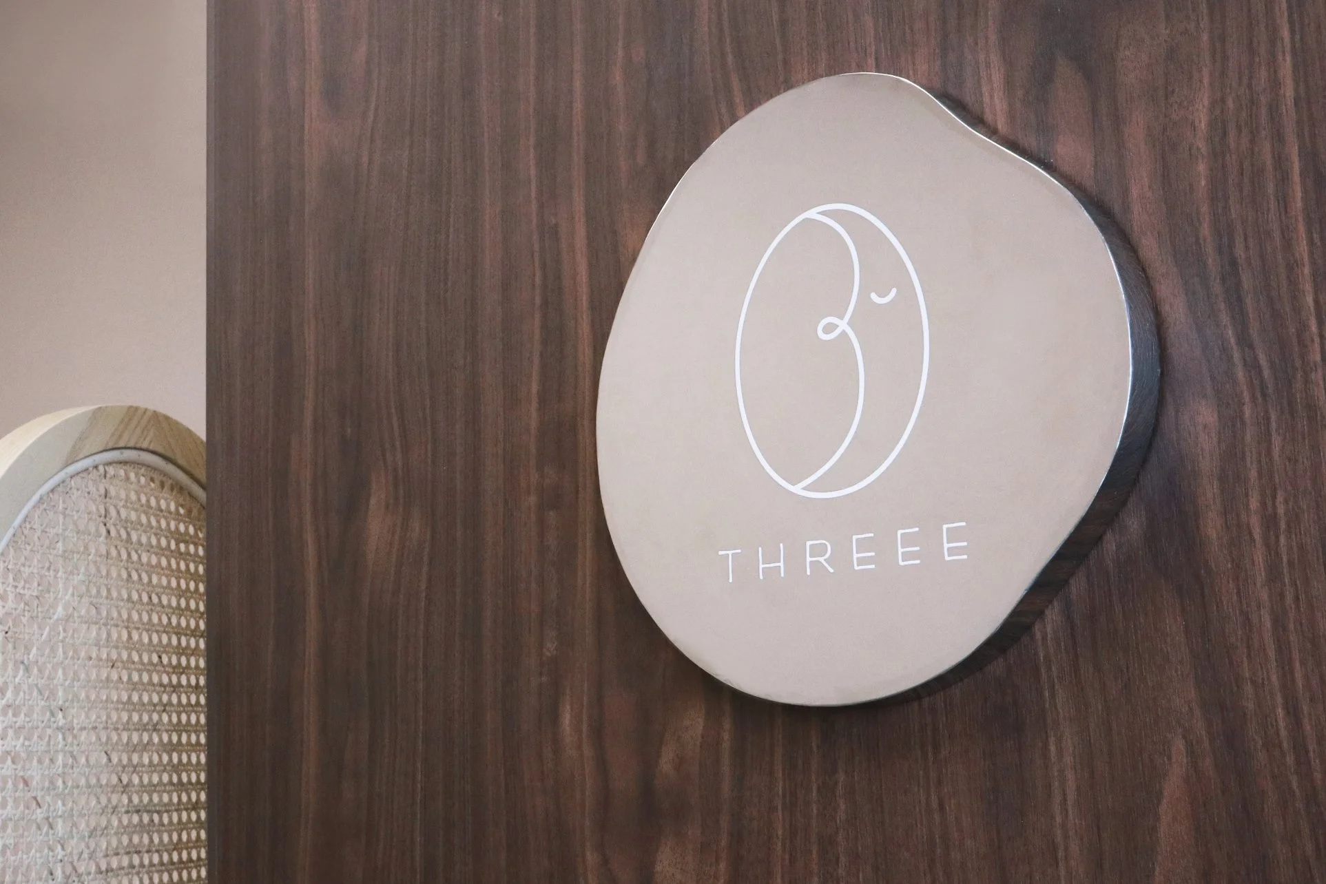 threee_walllogo.jpg