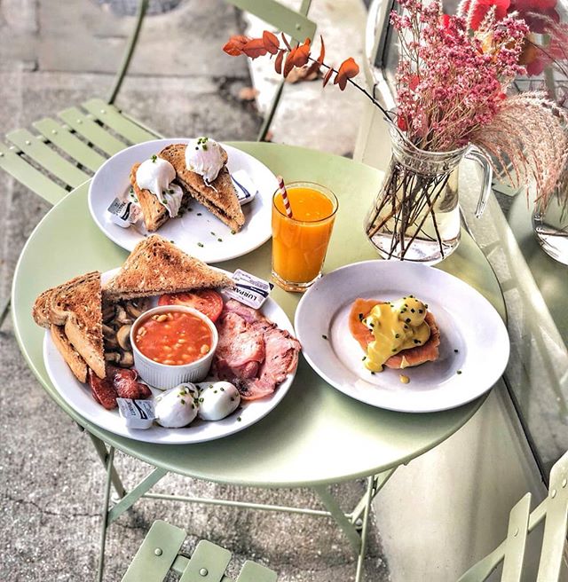 Big breakfast or small breakfast? 🤔 #BreakfastServedAllDay .
👉 Take away is available.
.
.
.
.
#SmallBreakfast
#BigBreakfast
#GranaryBread
#EnglishMufin
#ClassicBreakfast
#TraditionalBreakfast
#BestMealOfTheDay
#ALittleBitOfEveryThing
#TripAdvisor
