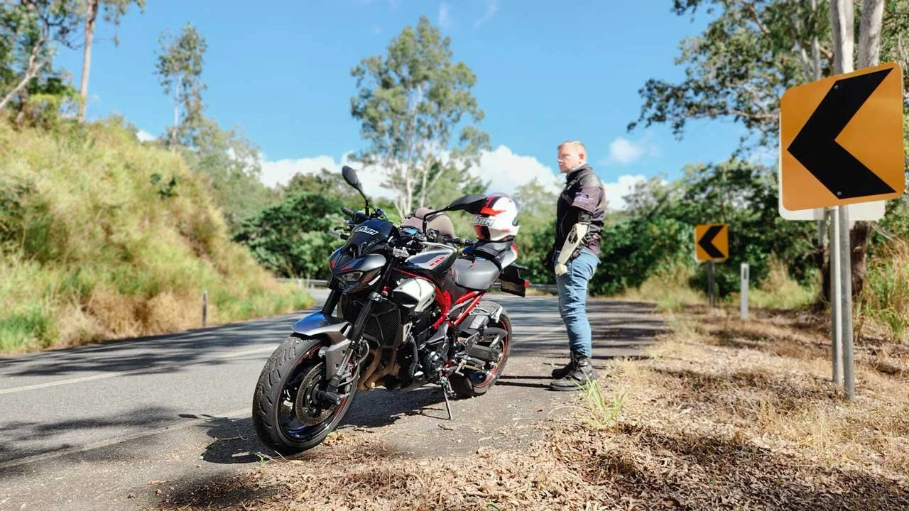 Top Questions About Riding a Motorcycle With One Arm (Answered From Experience)