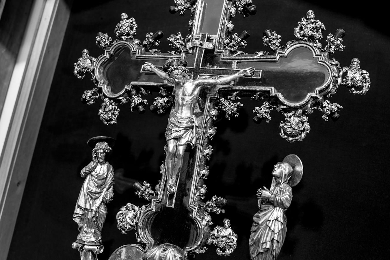 Golden cross, one of the few thing remaining of the treasure