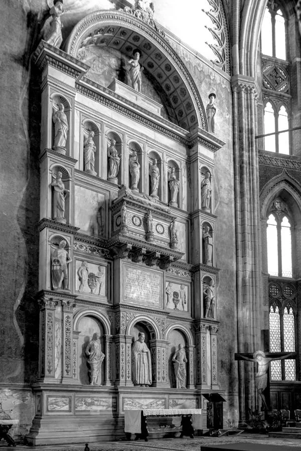 Il monumento funebre al Doge Tron nella Basilica dei Frari