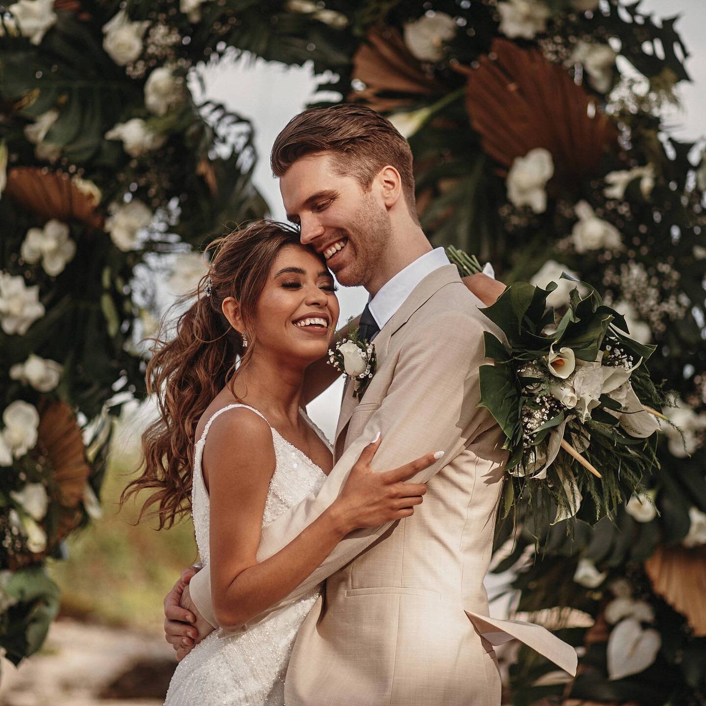 Que d&iacute;a tan incre&iacute;ble 🤍
Joss &amp; Janik

#novias #novias2023 #bodas2023 #bodasenlaplaya #bodasenelcaribe #caribbeanwedding 
#couplegoals #weddings2023 #tulum #tulummexico #love #caribbeanwedding #mayanceremony #bride #photooftheday #t