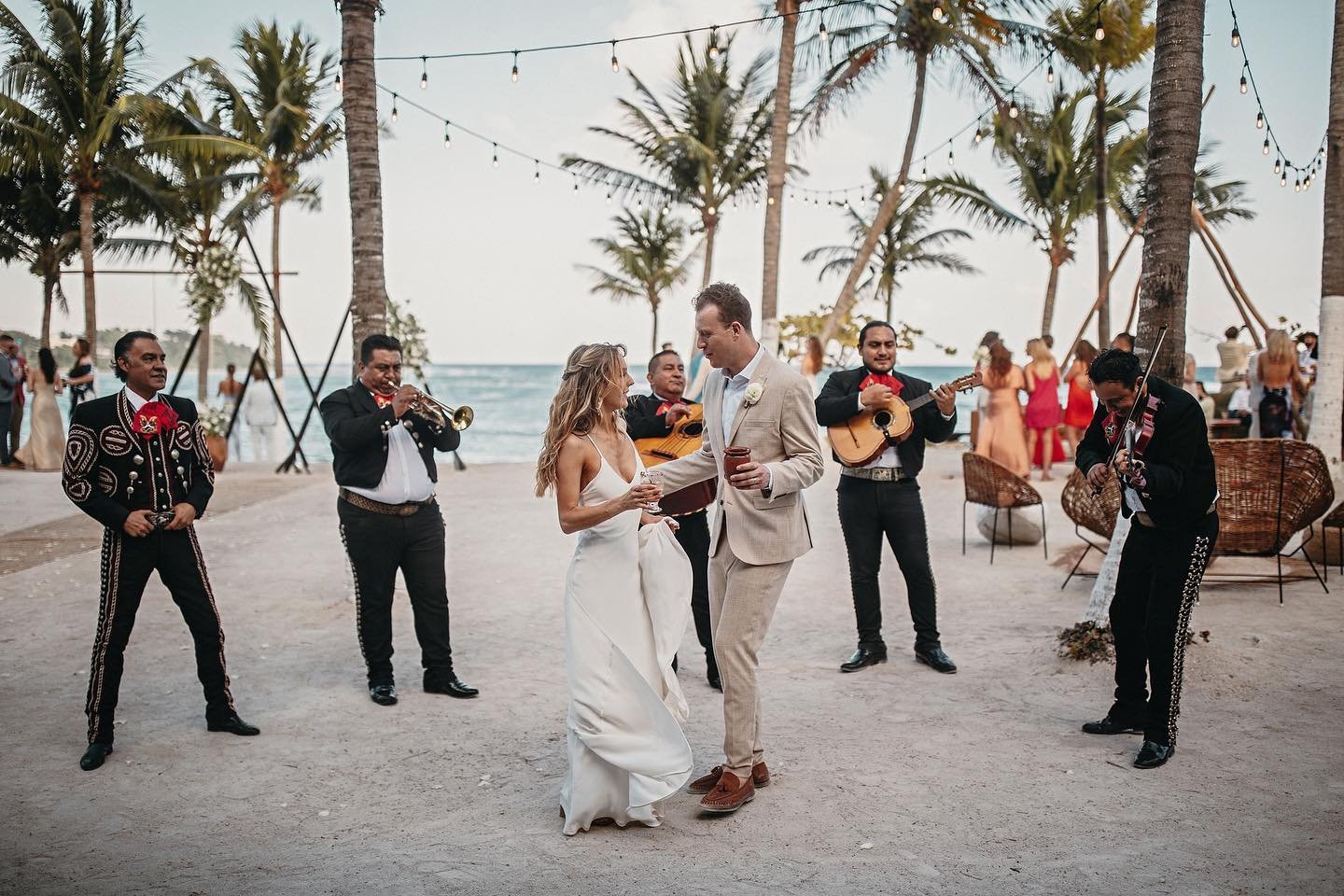 Mexico mi amor ❤️

#couplegoals #weddings2023 #tulum #tulummexico #love #caribbeanwedding #mayanceremony #bride #photooftheday #tulumweddingphotographer #tulumphotographer