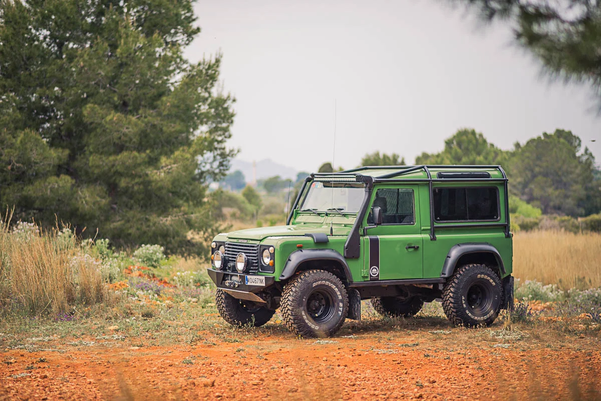 landrover_defender90_left_front_3.jpg