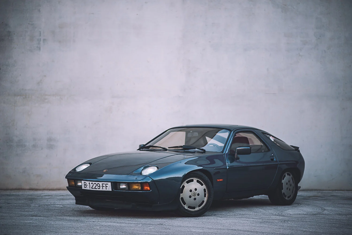 porsche_928_left_front_0.jpg