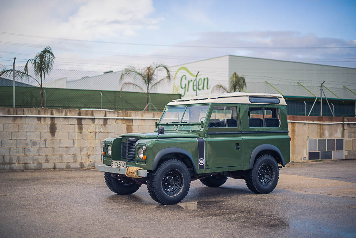 land_rover_88_left_front_0.jpg