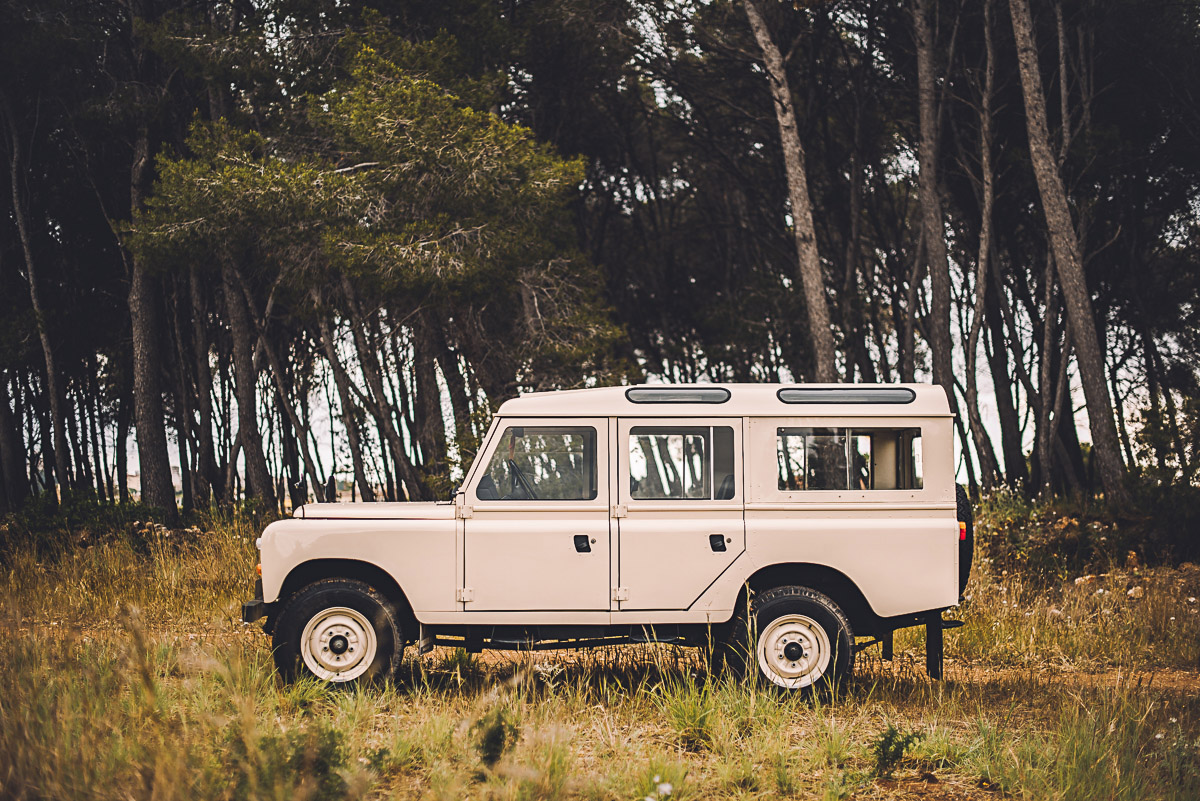 land_rover_109_left_3.jpg