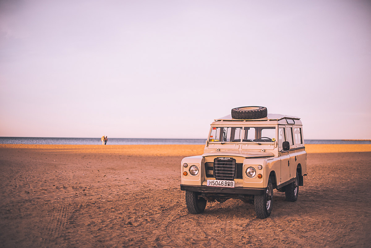landrover_109_lf_1.jpg