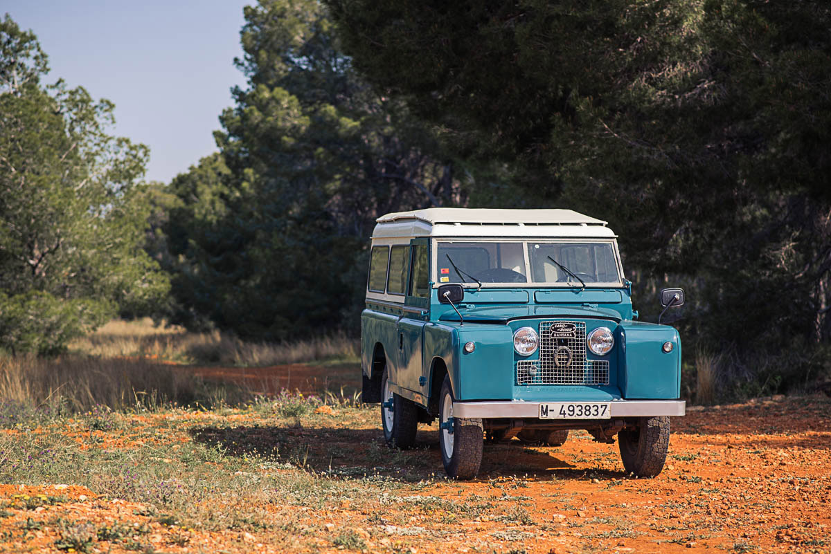 landrover_109_front_2.jpg