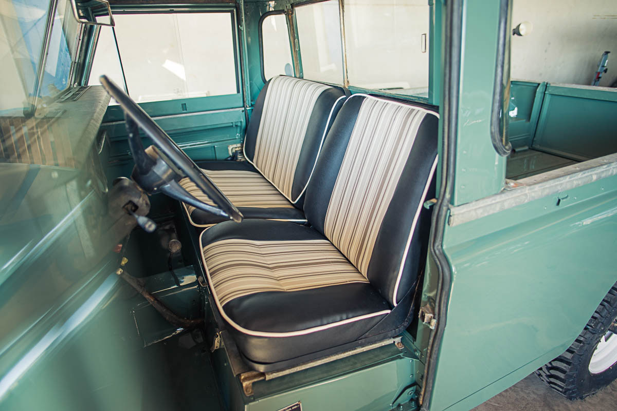 landrover_pickup_interior_1a.jpg