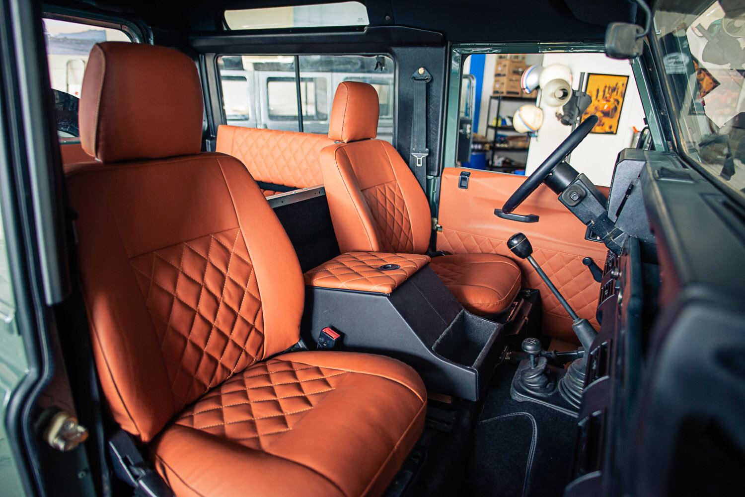 d90_td5_interior_2.jpg