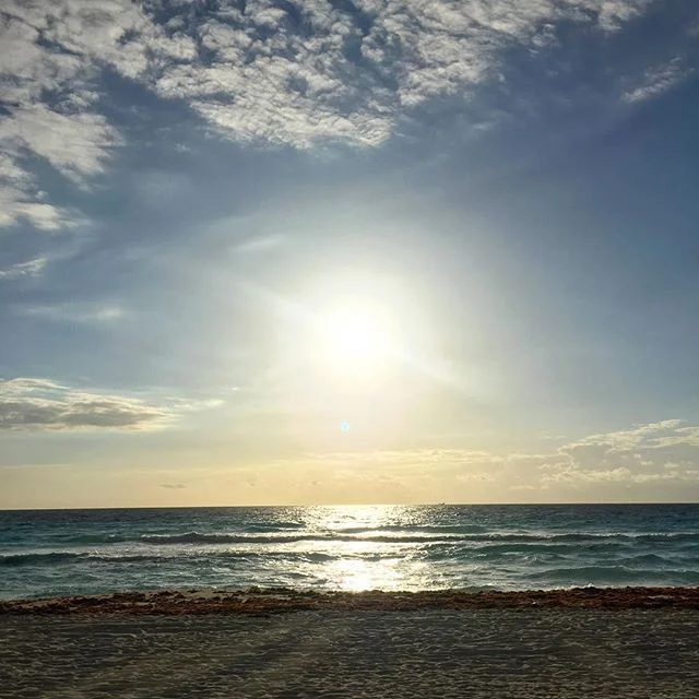 What will you do with this day, I wonder?
-
Whenever I consider my potential, this is the image that comes to mind. I remember I am the light that lights the whole world. (You are too.) #❤️ #potential #infinite #nofilter #sunrise #opportunity #servic