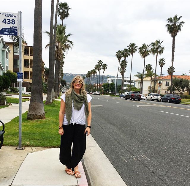 Palm trees, ocean breeze, and sushi with @jalamomma 🌴🌴🌴
-
-
-
🍣🍣🍣🍣🍣
☀️☀️☀️☀️☀️
⚡️⚡️⚡️⚡️⚡️
#inspiration #motivation #yogalife #happiness #yogajunkie #la #losangeles #beaches #vaca #yogalife #yogamom #yogamama #bff #peace #love #instagood #inne