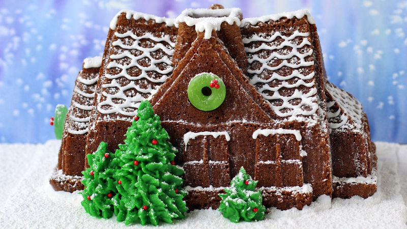 Gingerbread House Decorating with Grandma's Country Bake Shoppe