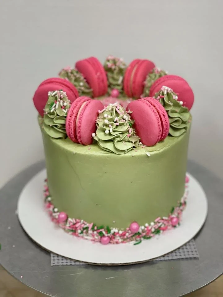 Cakes &amp; Cocktails: Macaron Cake Decoring with Grandma's Country Oven