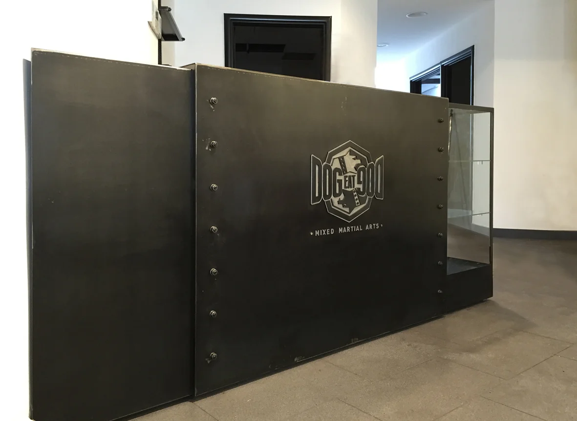 bancone reception ferro corten.jpg