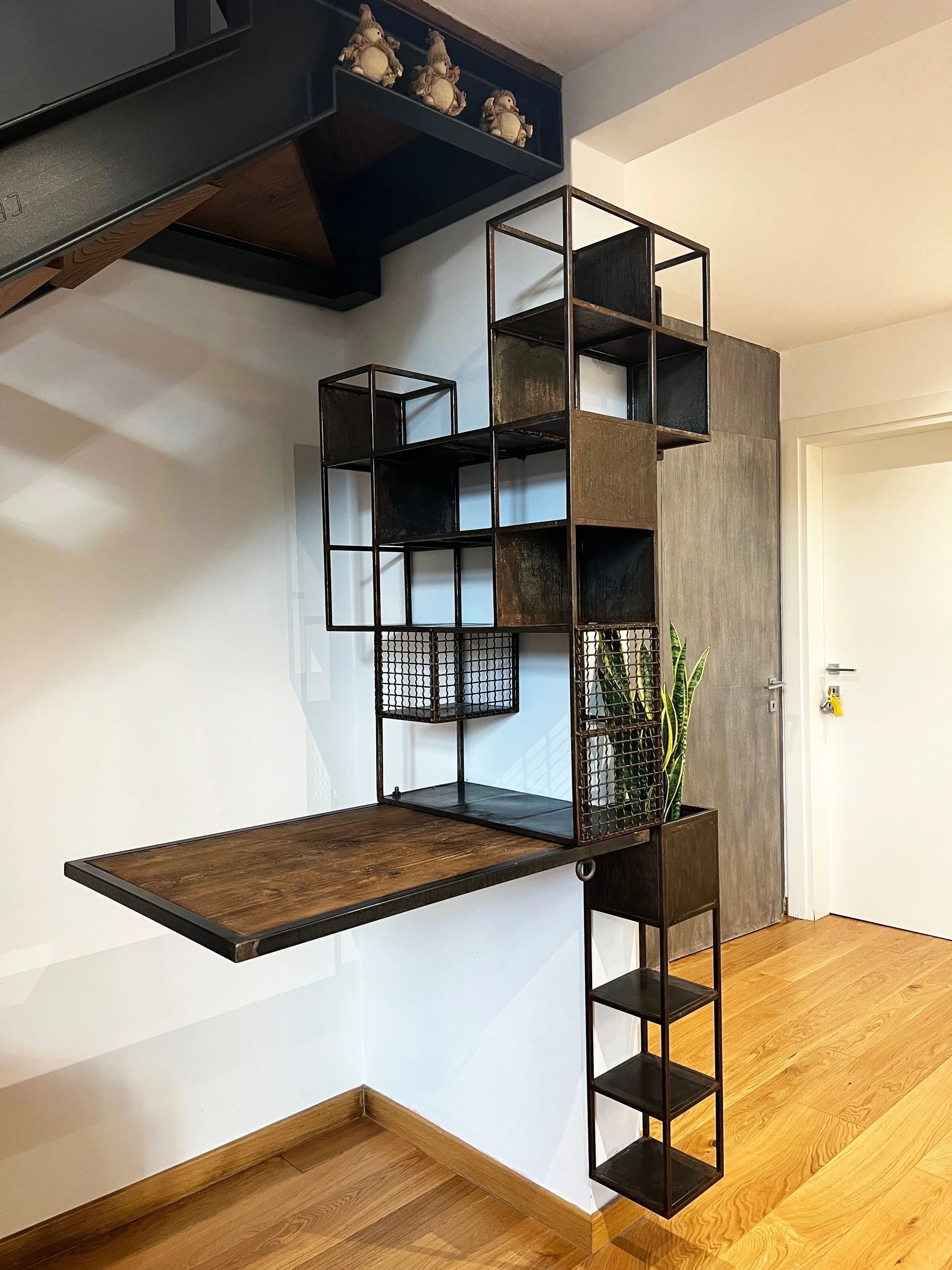 Libreria-scrivania in metallo