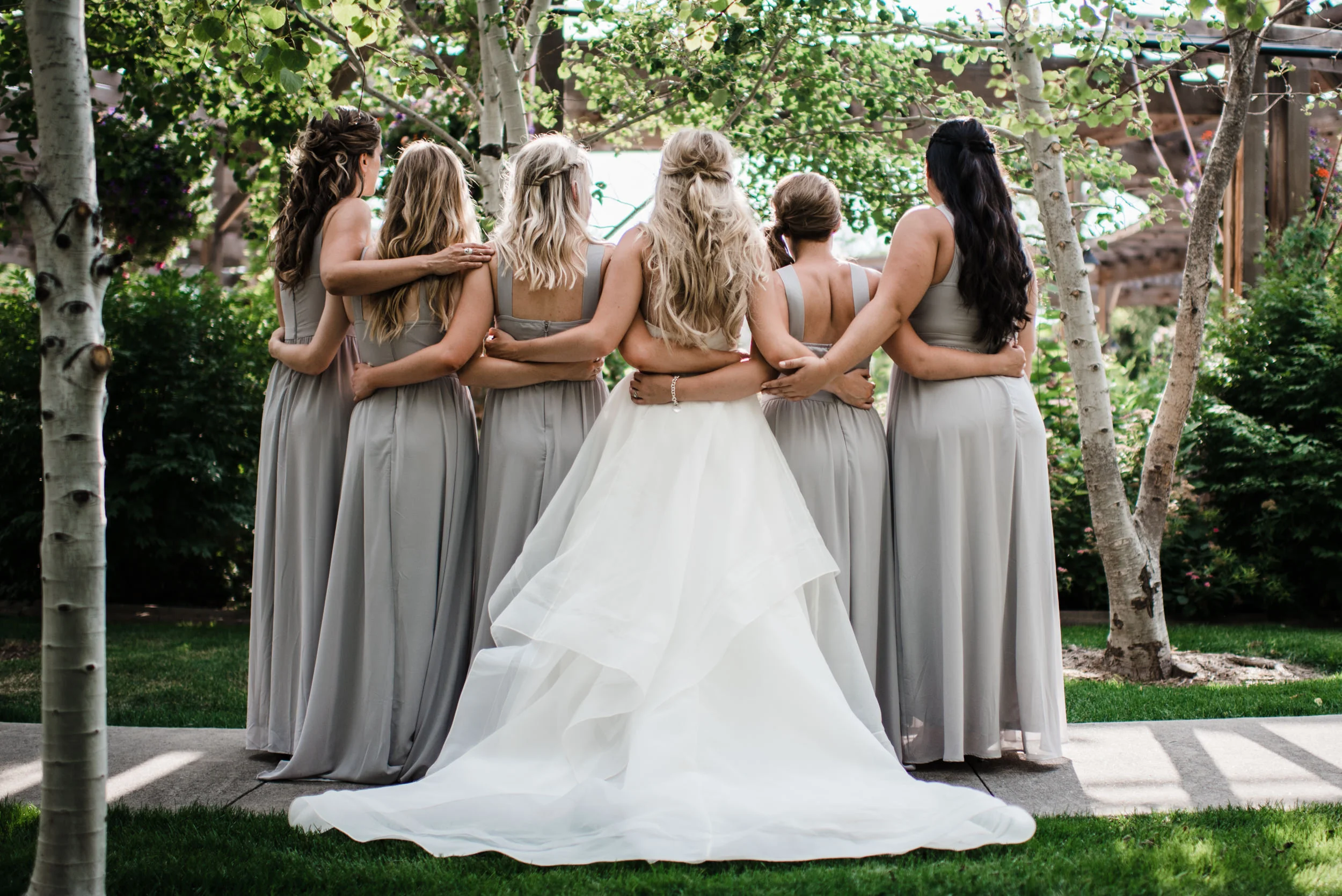 Colorado mountain wedding photographer at Brookeside Gardens wedding party pictures