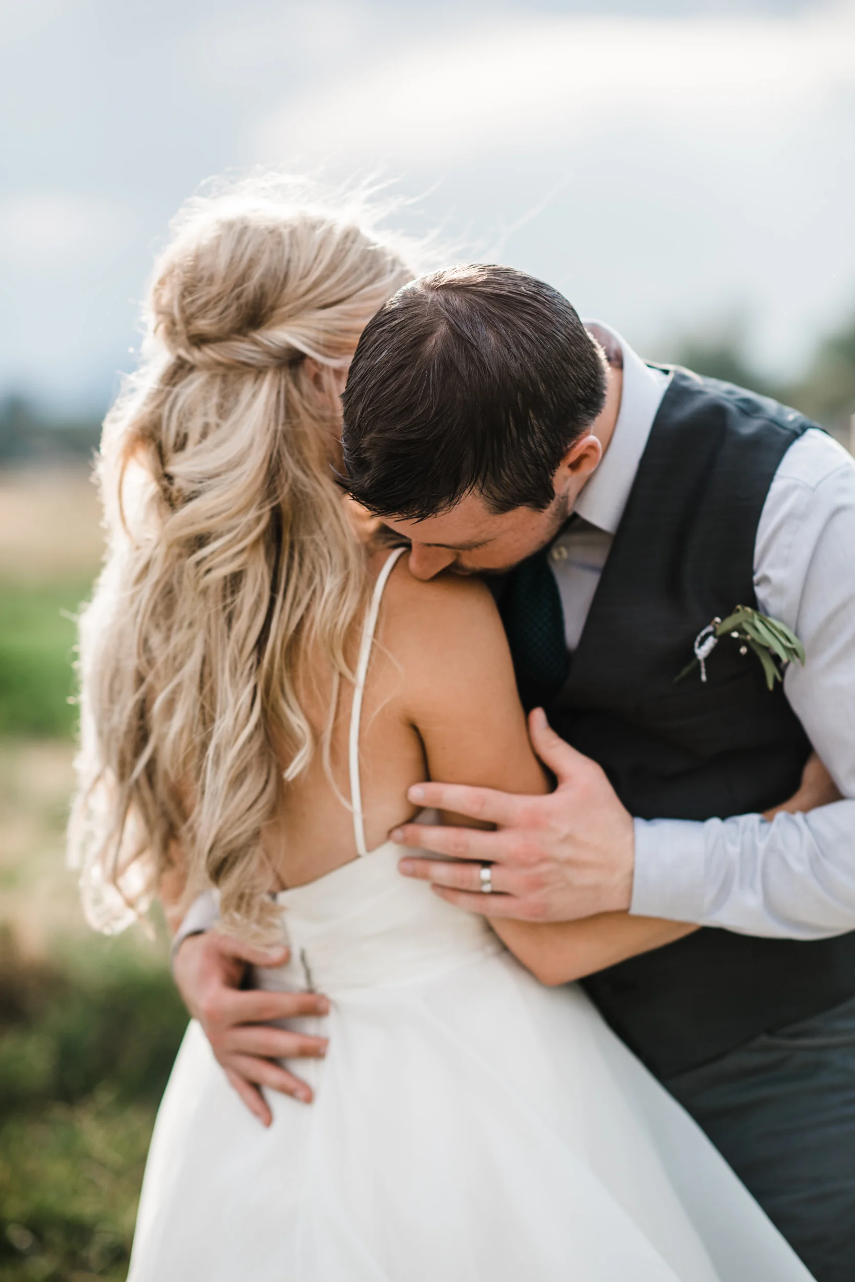 Colorado mountain wedding photographer at Brookeside Gardens wedding party pictures