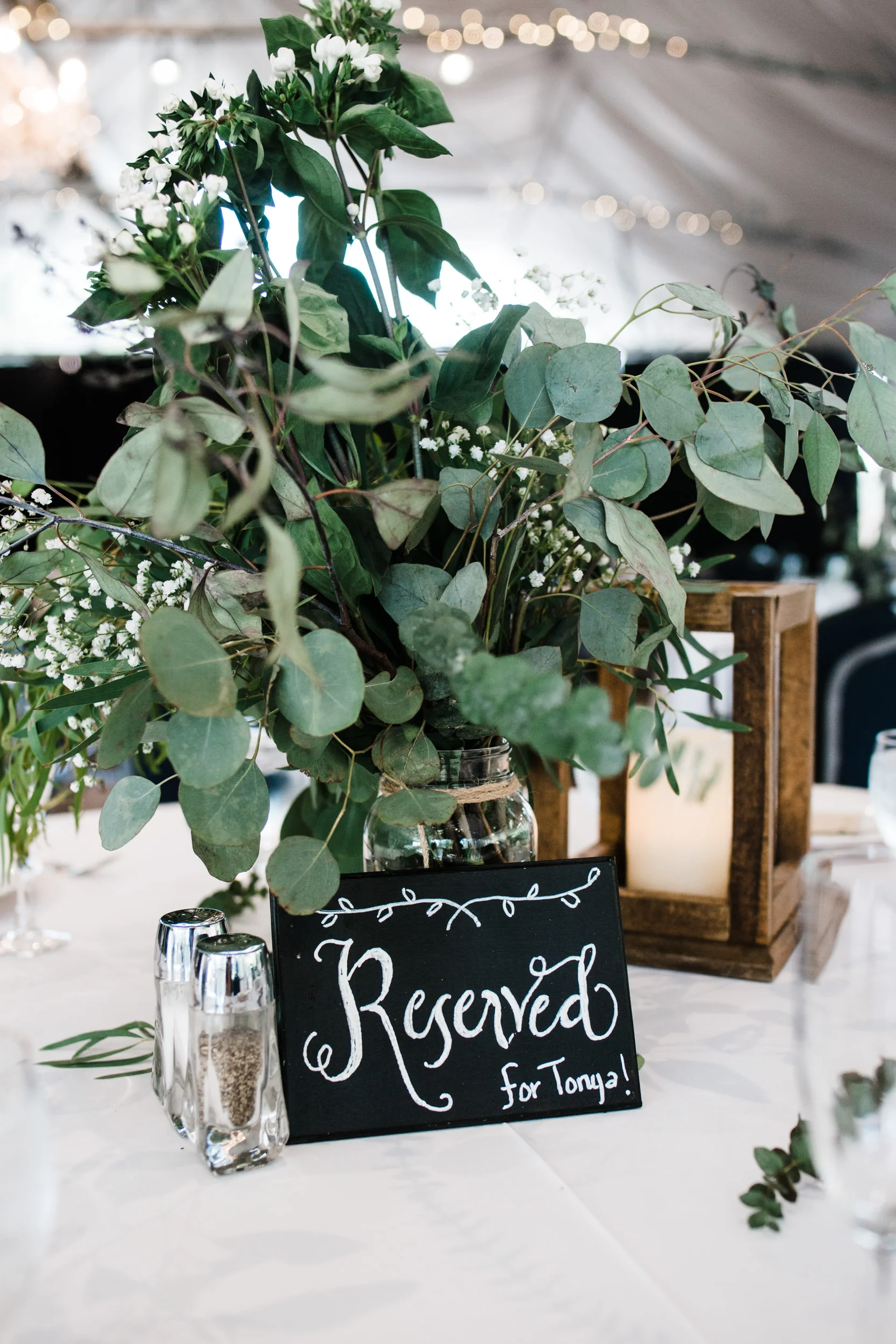 Colorado mountain wedding photographer at Brookeside Gardens details of wedding reception