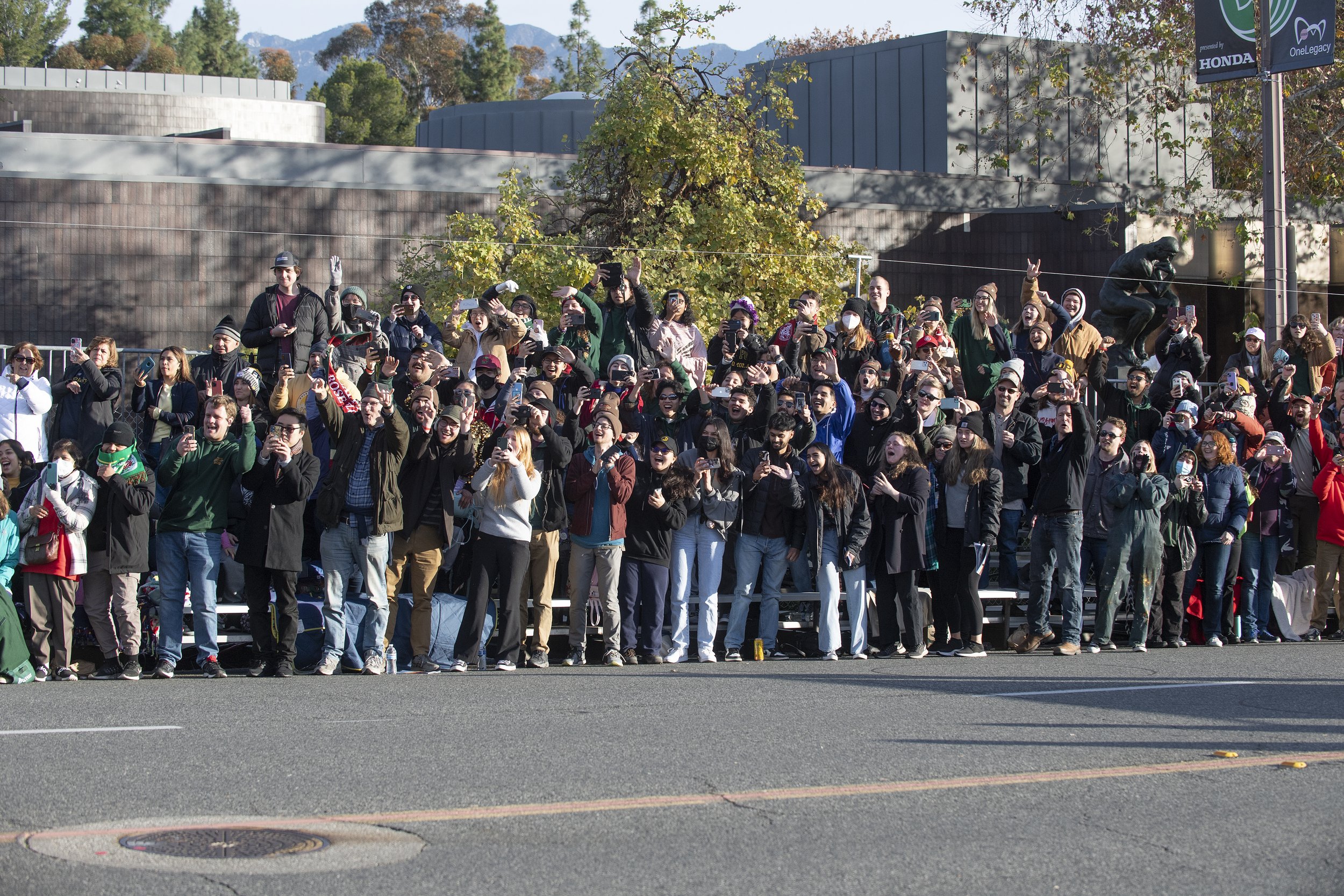 23Rose Parade crowds.jpg