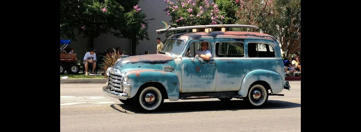 cropped_1954_suburban.jpg