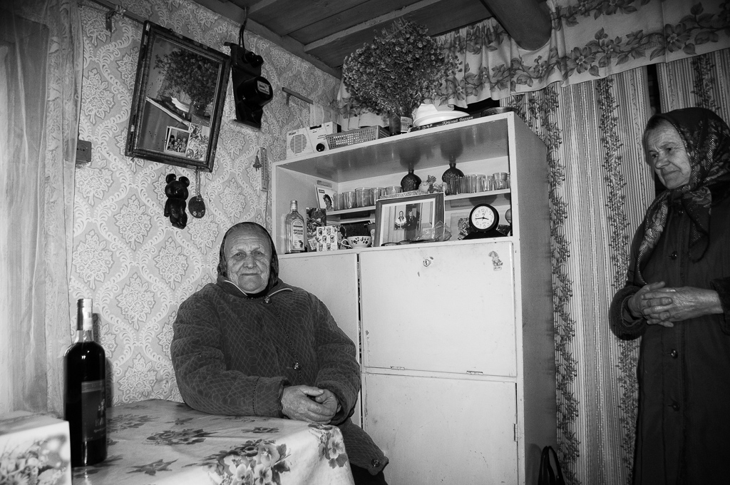 &lt;p&gt;&lt;strong&gt;Evdokia och väninnorna&lt;/strong&gt;Lepel, Vitryssland.&lt;a href=evdokia-och-vninnorna-sv&gt;The story →&lt;/a&gt;&lt;/p&gt;