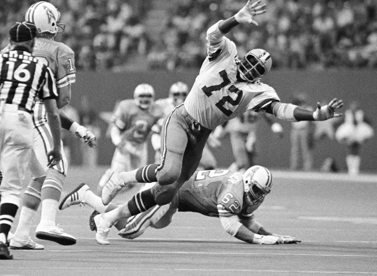Ed "Too Tall" Jones - Tennessee State IMAGE SOURCE :Bill Haber/Associated Press