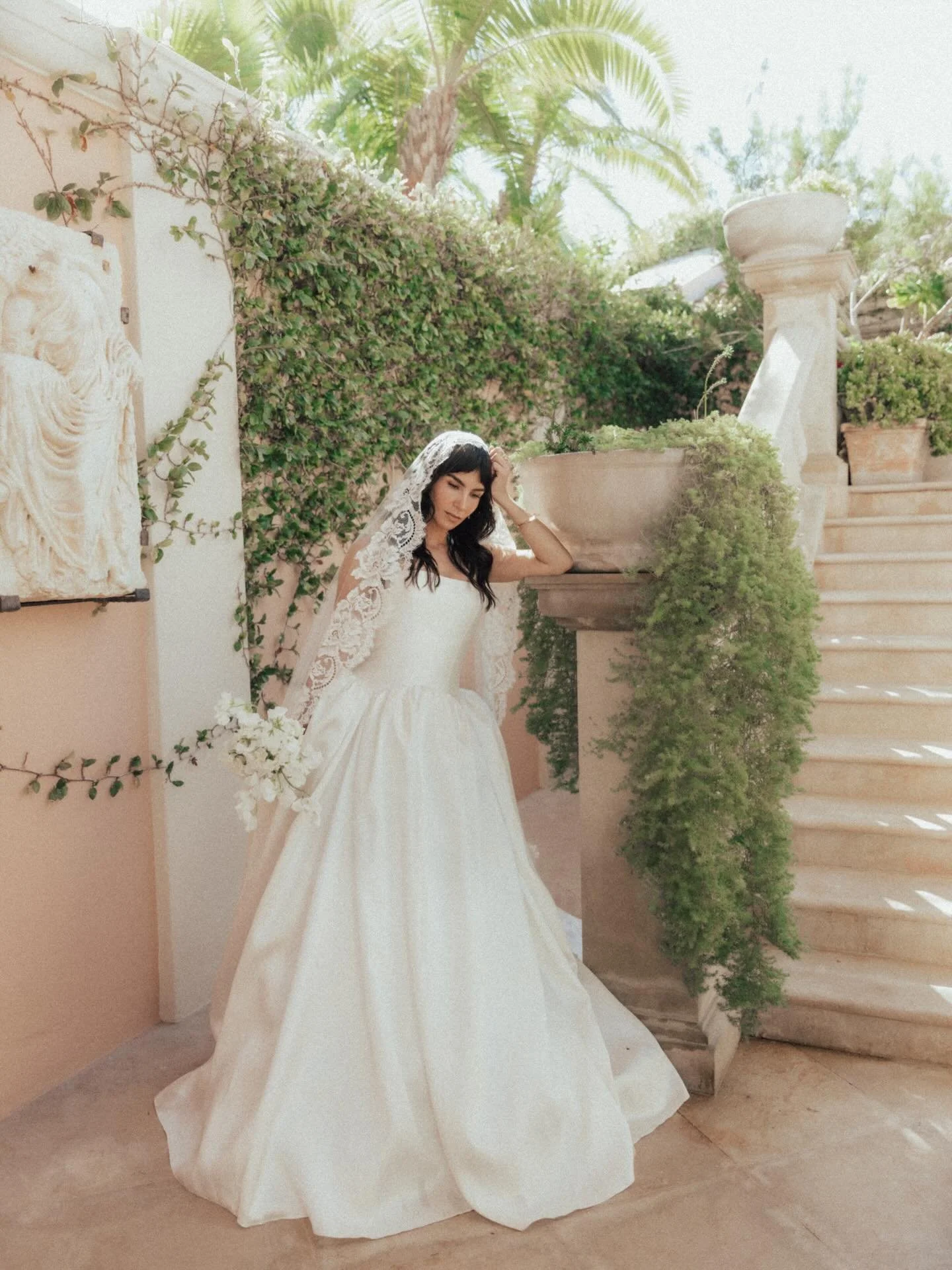 This shoot with some of my favorite girls is giving me life. ✨

Photo: @brogenjessup
Makeup: @lindseymaureenjones
Florals: @native_poppy
Dress: @thedresstheorysandiego
Model: @christina_geonnetti_
Hair: @berlynn_hair_