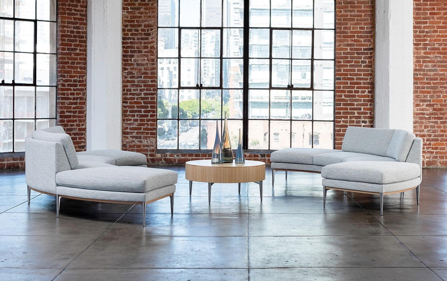 Uptown Social designed for @arcadiacontract is a full family of lounge and modular seating, benches and tables that mingle clean minimalist lines with the luxe comforts of home.