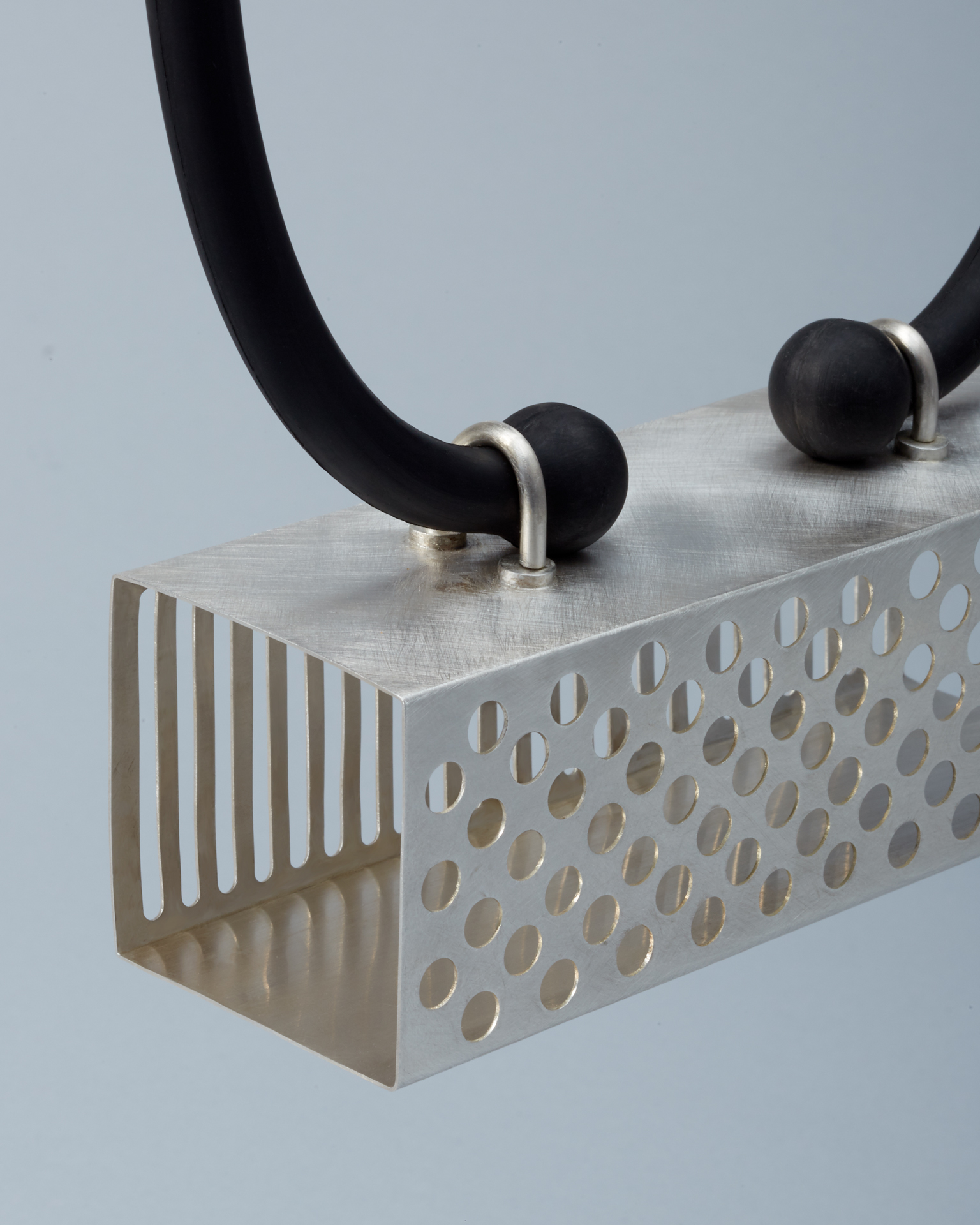 particle_filtration_device_3-1.jpg