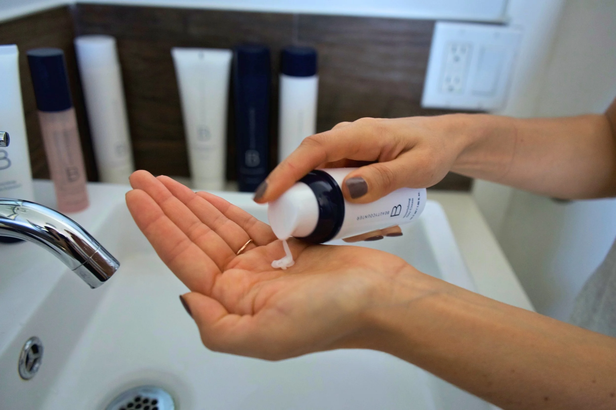 A Natural Beauty Tip Cheat Sheet for Your Wedding Weekend