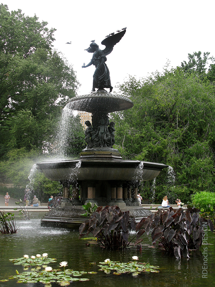 Bethesda Fountain, Summer
