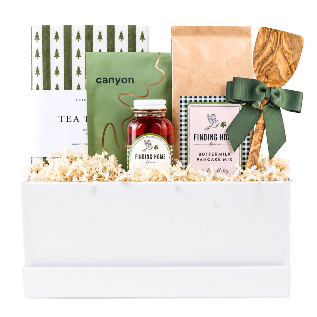 christmas-morning-traditional-holiday-curated-gift-box-merakigold (4)78.png