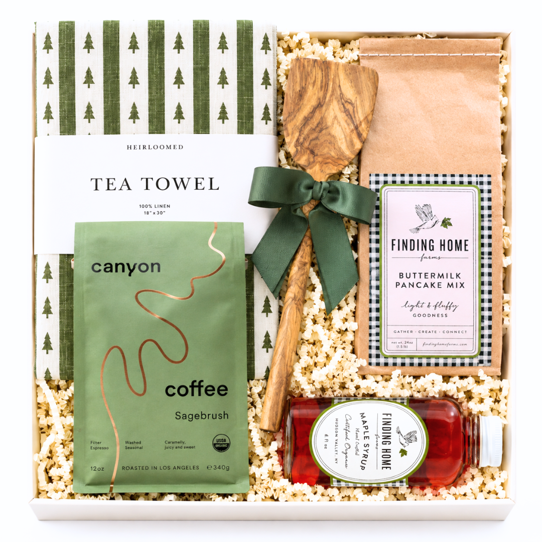 christmas-morning-traditional-holiday-curated-gift-box-merakigold (3).png