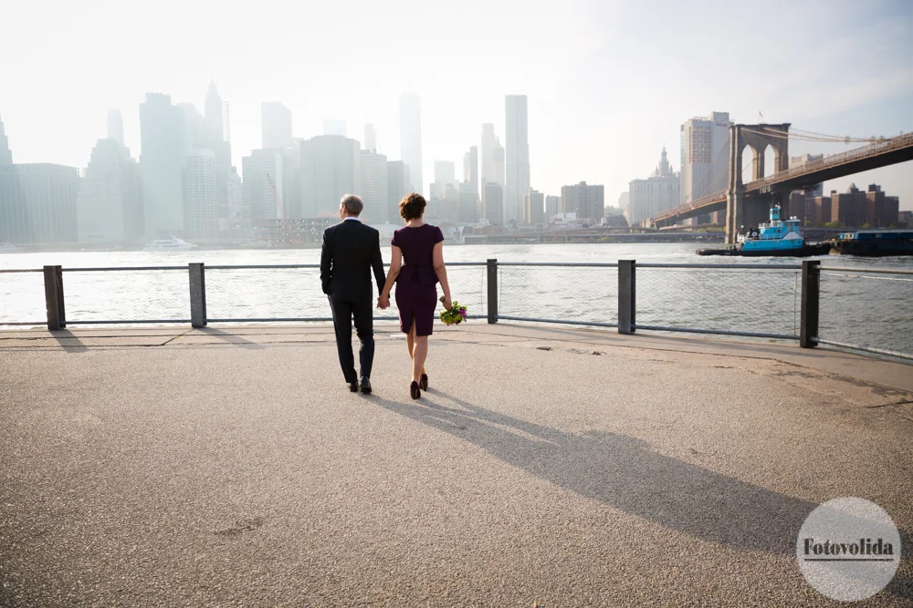 Now this is one seriously chic non-traditional bridal look...knocked out of the park! 