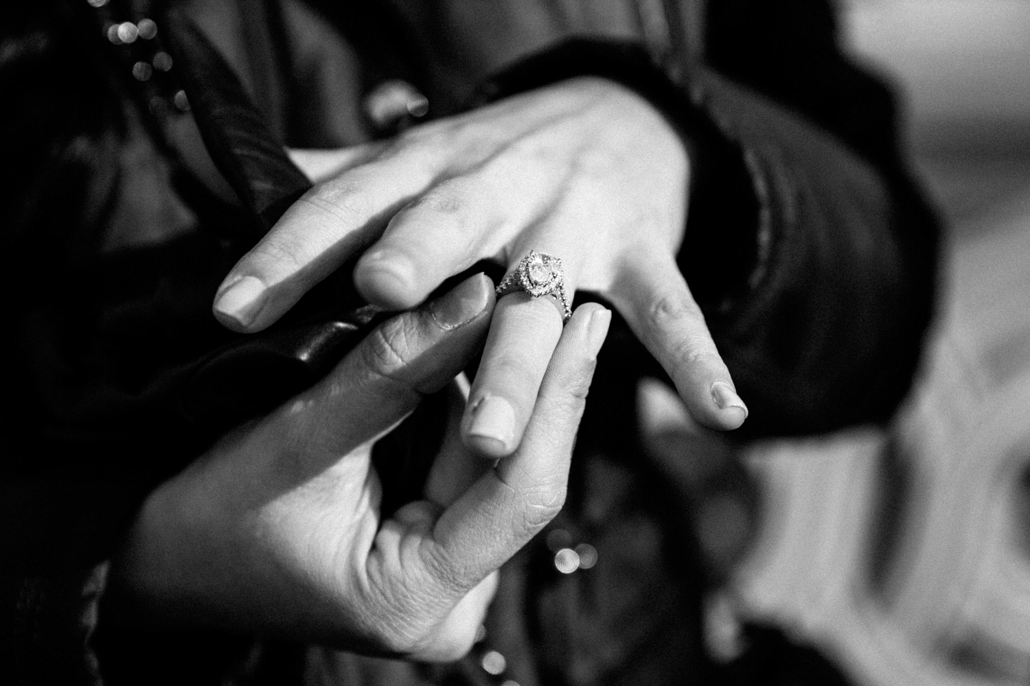 06-J3_FOTOVOLIDA_20151219_24A5086_Stories_hires__surpriseproposal.jpg