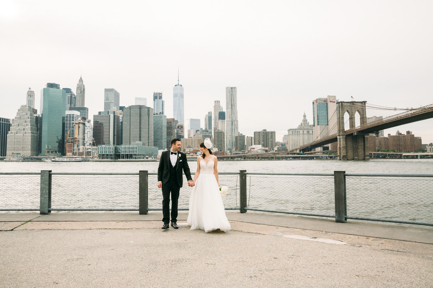 24-J4-20170523_OTO0446-Fotovolida-wedding-photography-Brooklyn-bridge-skyline.jpg