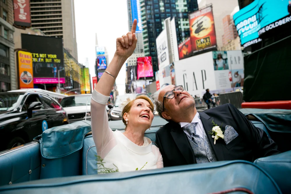 073a-J4-20170608_OTO6501-Fotovolida-wedding-photography-new-york-times-square-convertible.jpg