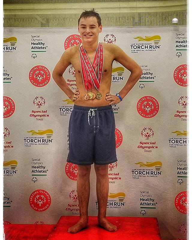 The Landonator Landon Gates
Collecting Hardware
🥉🥉🥈🥇
@specialolympicstx State Swim Meet #FallClassic2019 #SOTX
#MansfieldAllStars ☆