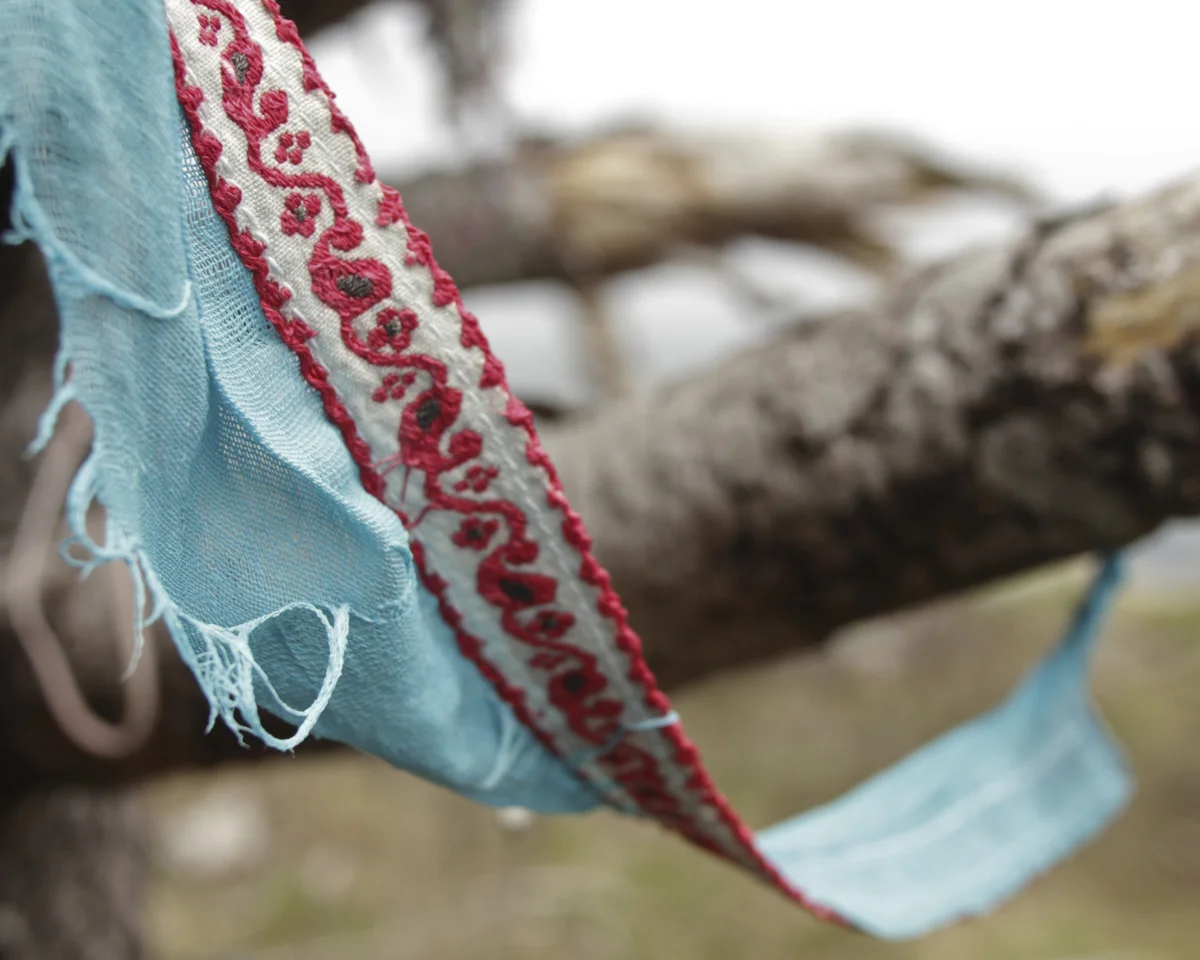 1Lookoff - scarf12_low.jpg