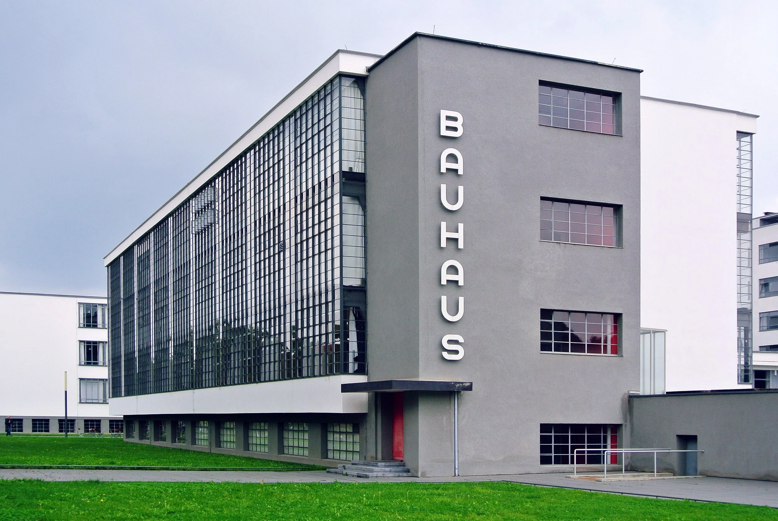 bauhaus school dessau.jfif