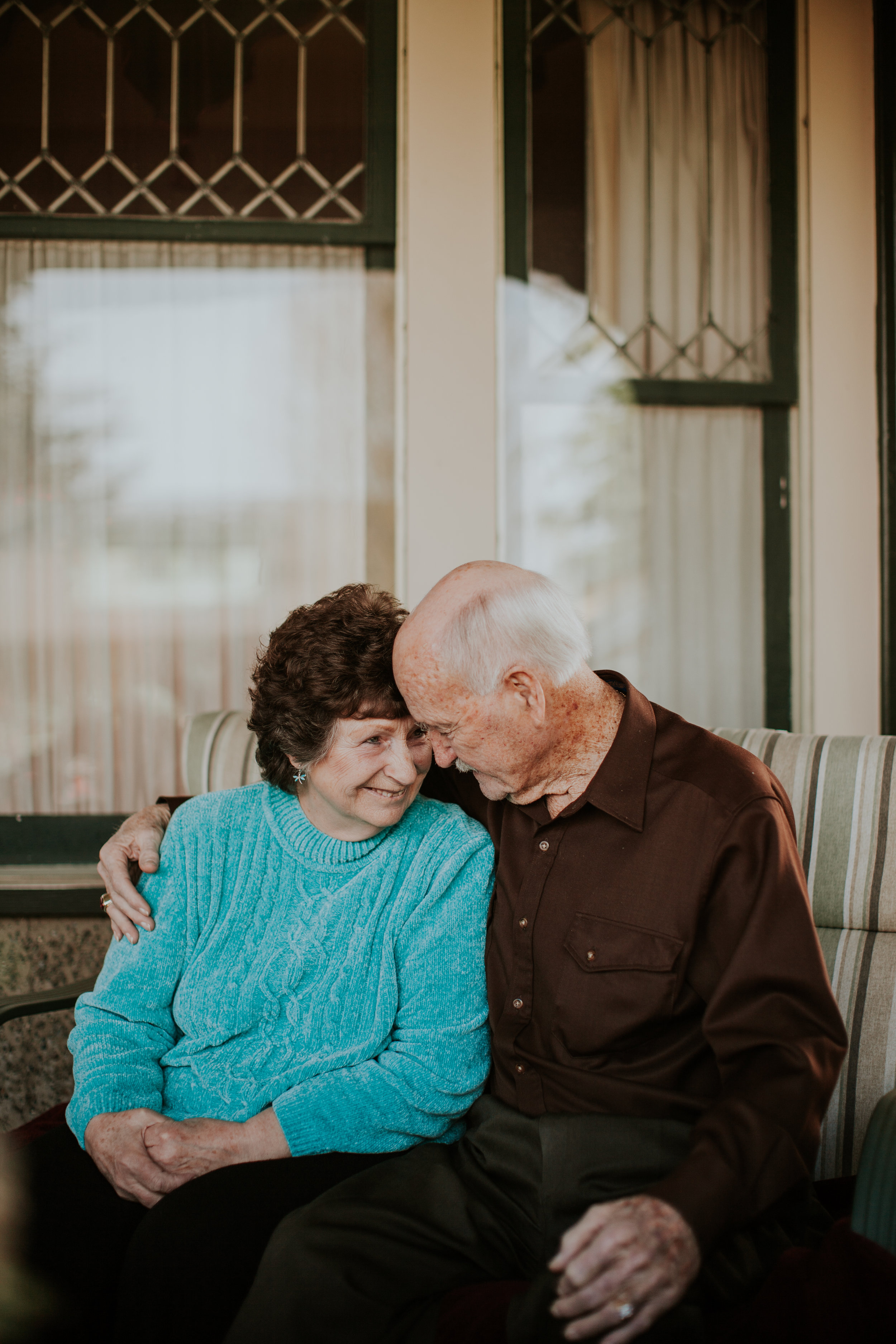 Olympic-Peninsula-PNW-portrait-lifestyle-photographer-in-home-session-Port-Angeles-Clallam-County-Wedding-Photography-kayla-dawn-photo-seniors-romantic-54.jpg